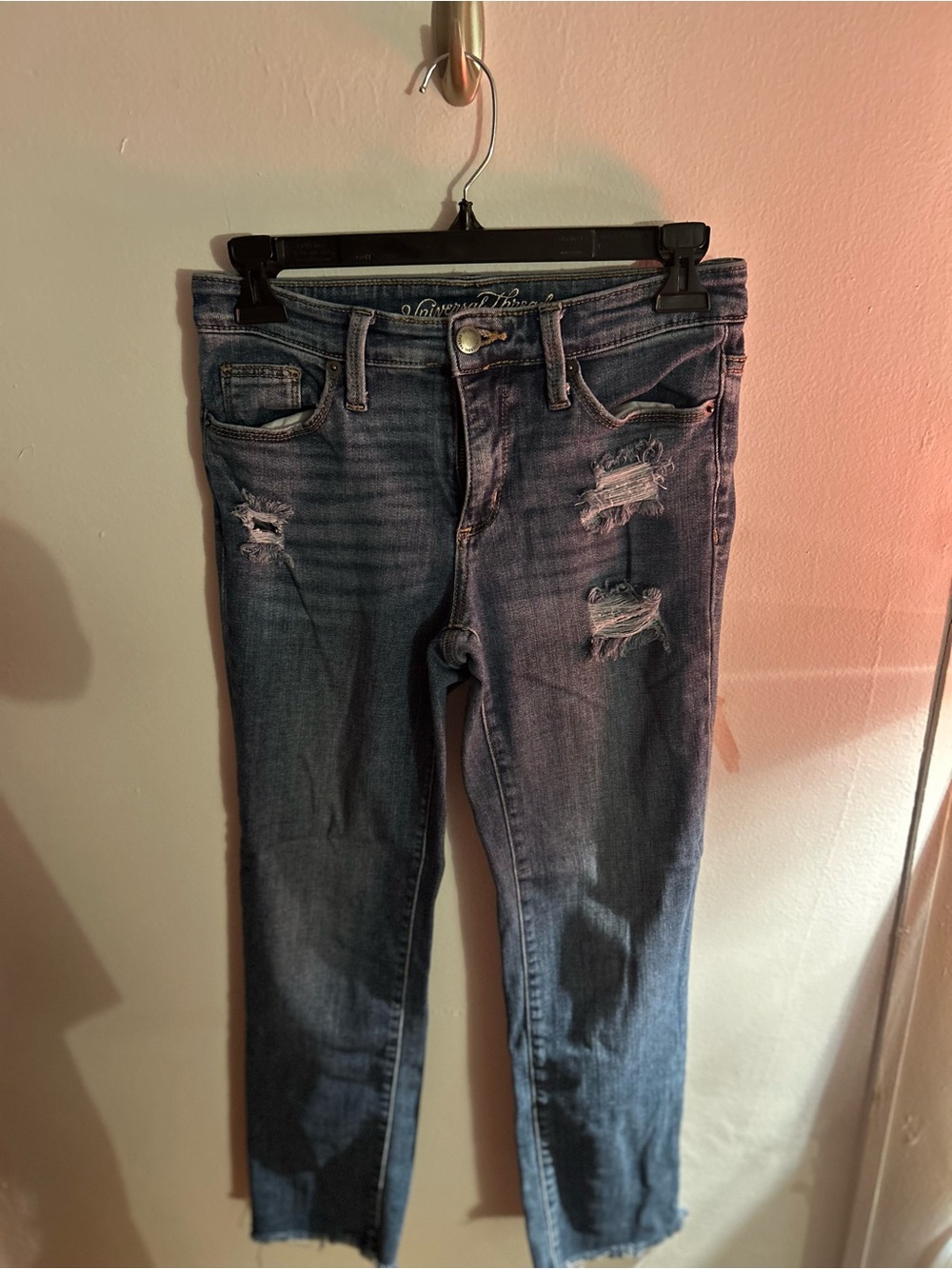 ⭐️5/$20 Universal Thread Women's Distressed Medium Blue Skinny Jeans